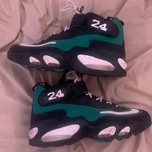Nike ken Griffey jr freshwater shoes size 12